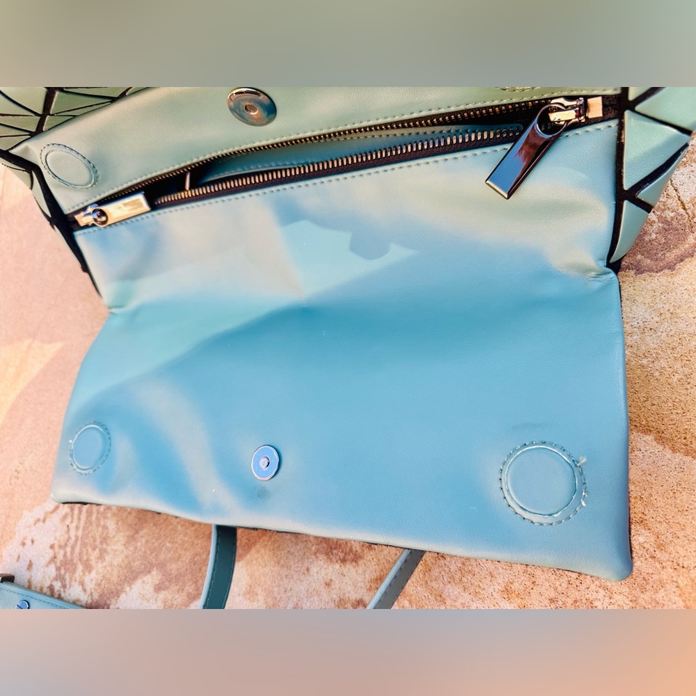 ISSEY MIYAKE Bao Bao✨Pyramid Crossbody Shoulder Bag ✨Matte Finish ✨Blue | Green - Picture 5 of 17